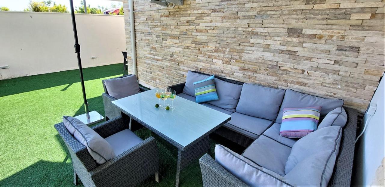 Vip Deluxe Apartment Arian Novalja Exterior photo