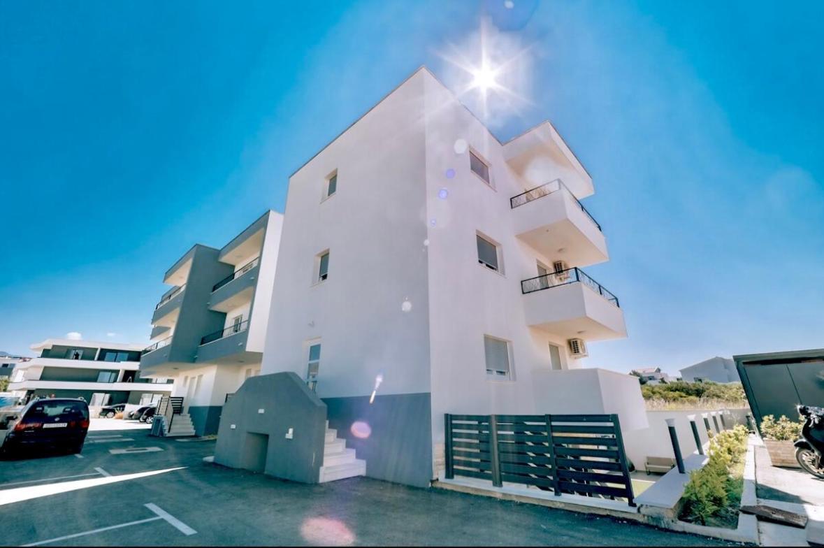 Vip Deluxe Apartment Arian Novalja Exterior photo